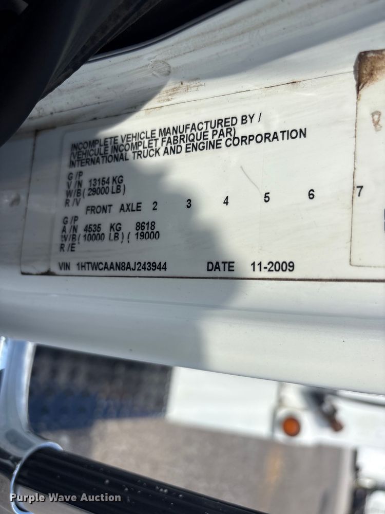 image for item EG9183 2010 International WorkStar 7400 Crew Cab utility / service truck