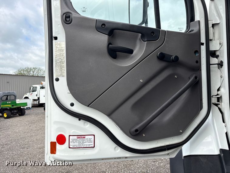 image for item EG9185 2016 Freightliner Business Class M2 Crew Cab crane truck