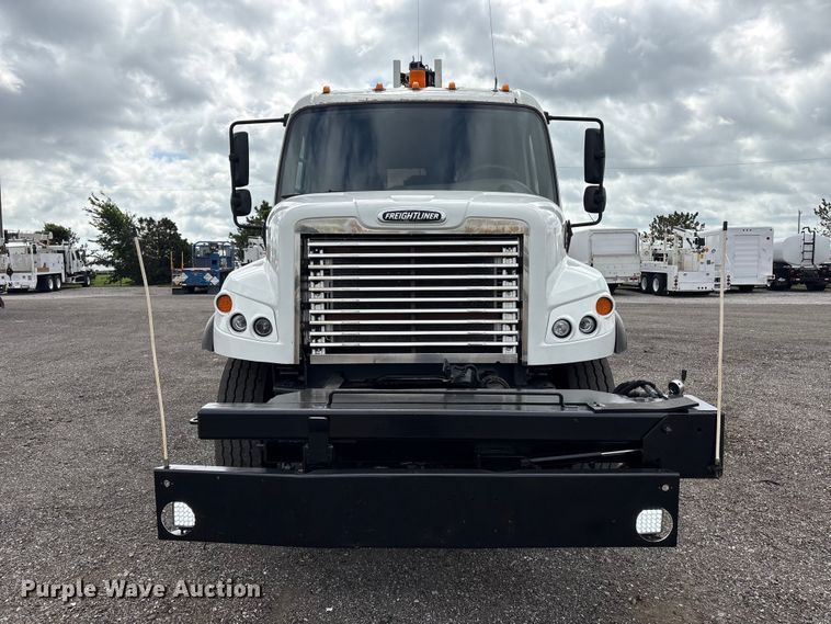 image for item EG9186 2012 Freightliner Business Class M2 Crew Cab utility / service truck