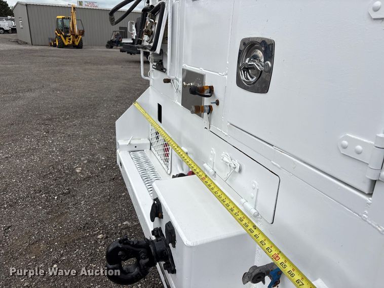 image for item EG9186 2012 Freightliner Business Class M2 Crew Cab utility / service truck