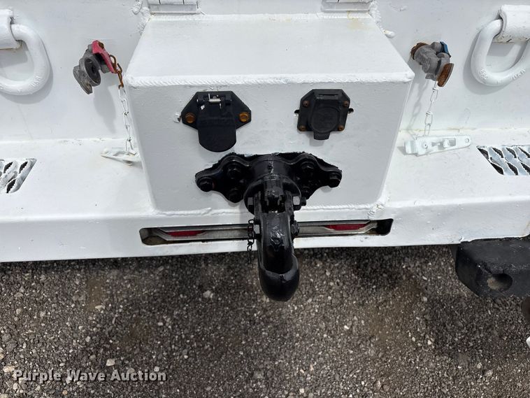 image for item EG9186 2012 Freightliner Business Class M2 Crew Cab utility / service truck