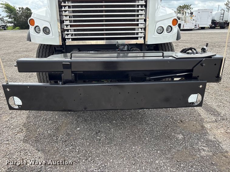 image for item EG9186 2012 Freightliner Business Class M2 Crew Cab utility / service truck