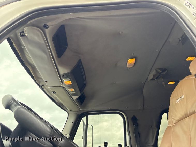 image for item EG9186 2012 Freightliner Business Class M2 Crew Cab utility / service truck