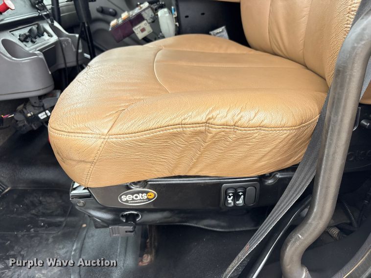 image for item EG9186 2012 Freightliner Business Class M2 Crew Cab utility / service truck