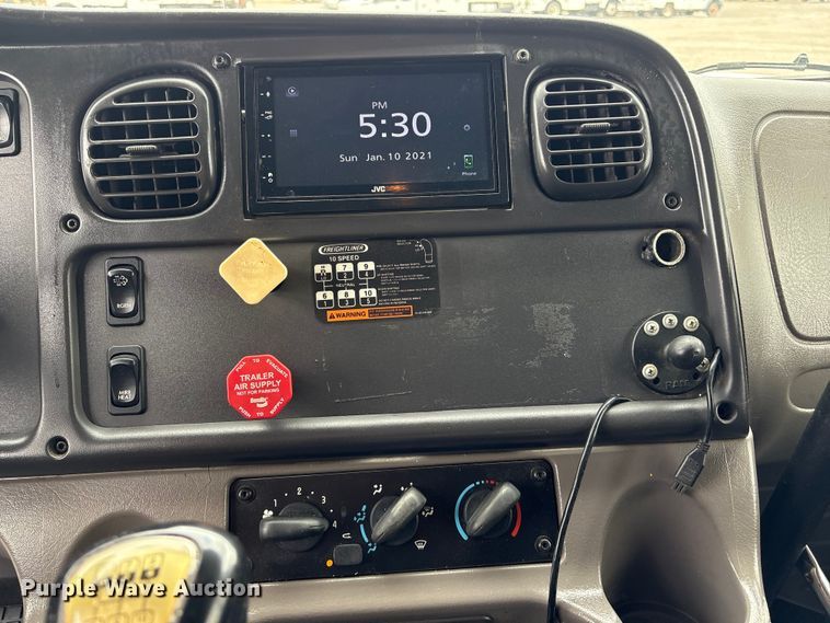 image for item EG9186 2012 Freightliner Business Class M2 Crew Cab utility / service truck