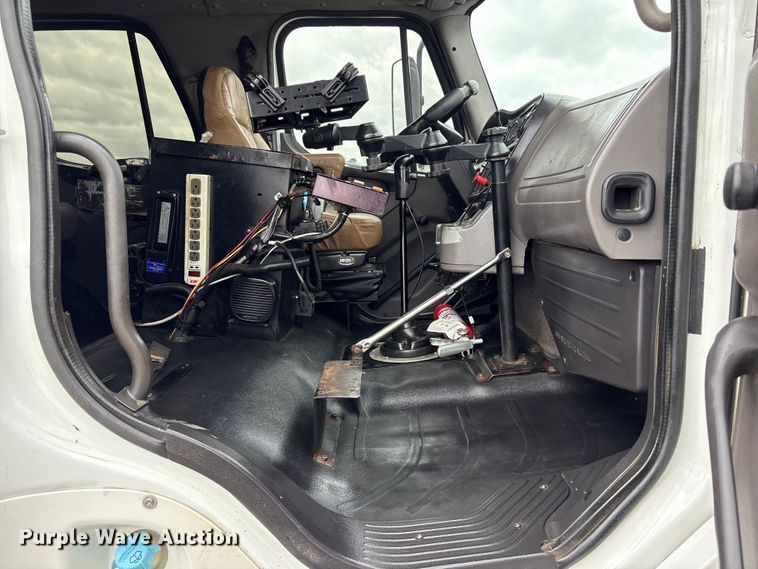 image for item EG9186 2012 Freightliner Business Class M2 Crew Cab utility / service truck
