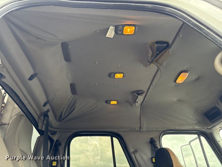 image for item EG9186 2012 Freightliner Business Class M2 Crew Cab utility / service truck