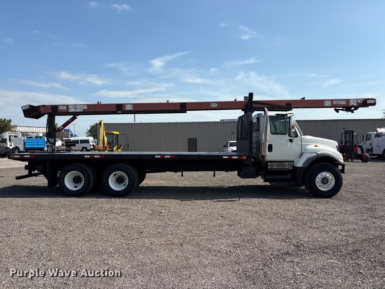 image for item EG9193 2006 International 7400 shingle conveyor truck