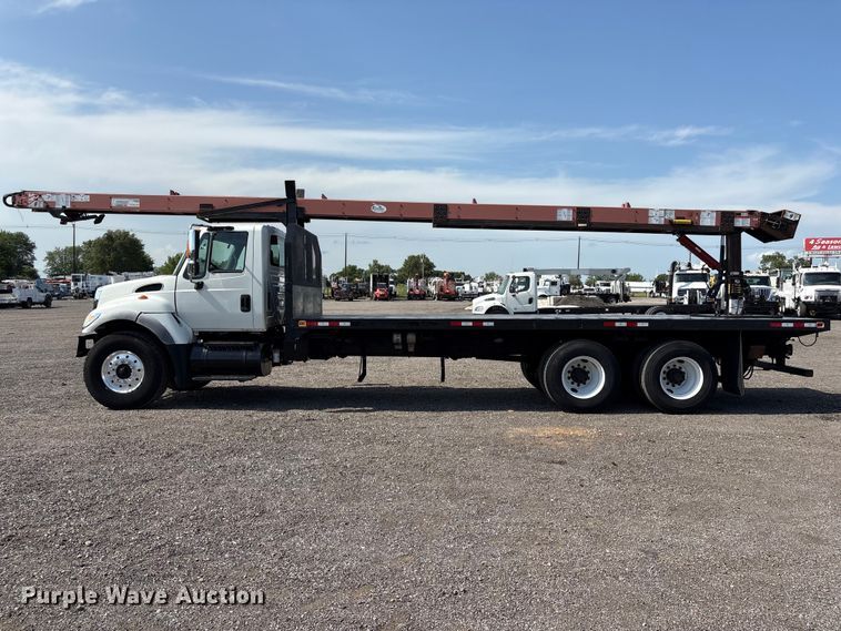 image for item EG9193 2006 International 7400 shingle conveyor truck