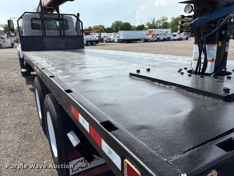 image for item EG9193 2006 International 7400 shingle conveyor truck