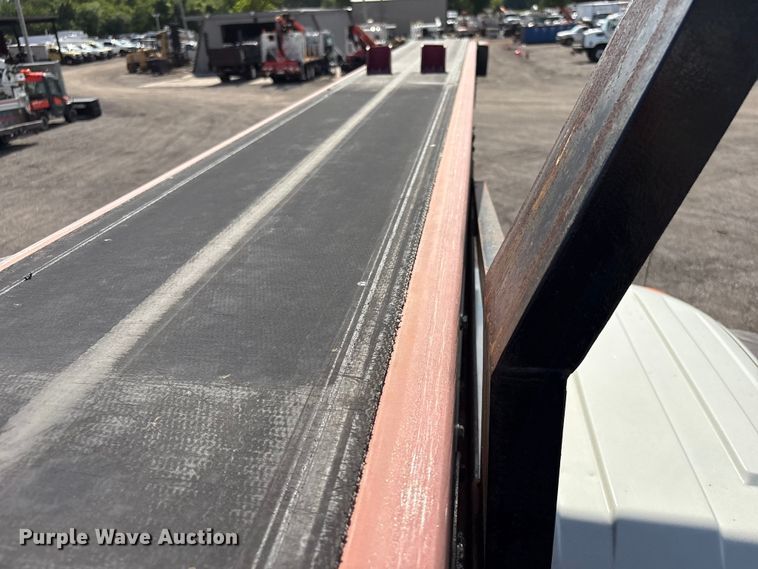 image for item EG9193 2006 International 7400 shingle conveyor truck