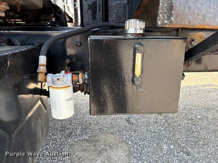 image for item EG9193 2006 International 7400 shingle conveyor truck