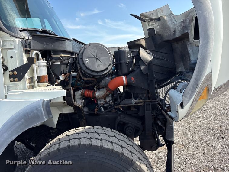 image for item EG9193 2006 International 7400 shingle conveyor truck