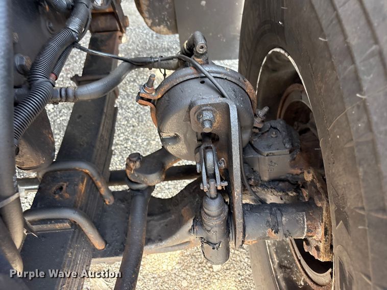 image for item EG9193 2006 International 7400 shingle conveyor truck