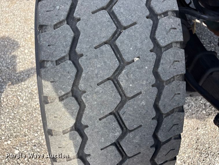 image for item EG9193 2006 International 7400 shingle conveyor truck