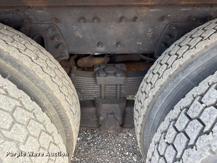 image for item EG9193 2006 International 7400 shingle conveyor truck