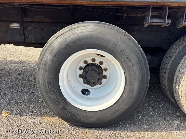image for item EG9193 2006 International 7400 shingle conveyor truck