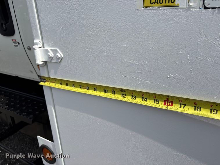 image for item EG9196 2009 International 7500 Crew Cab crane truck
