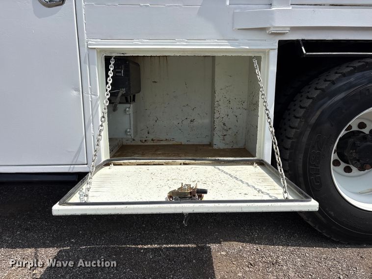 image for item EG9196 2009 International 7500 Crew Cab crane truck
