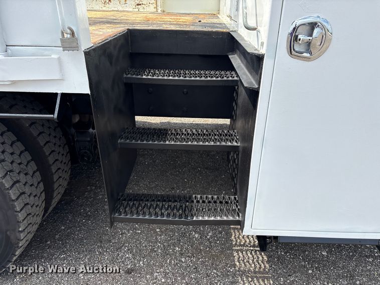 image for item EG9196 2009 International 7500 Crew Cab crane truck
