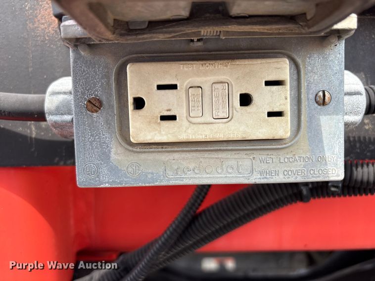 image for item EG9196 2009 International 7500 Crew Cab crane truck