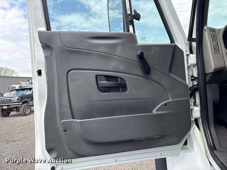 image for item EG9196 2009 International 7500 Crew Cab crane truck