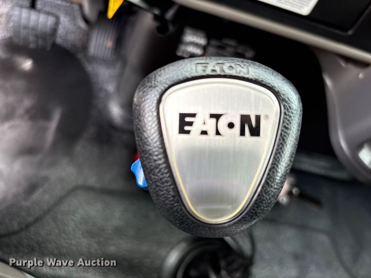 image for item EG9196 2009 International 7500 Crew Cab crane truck