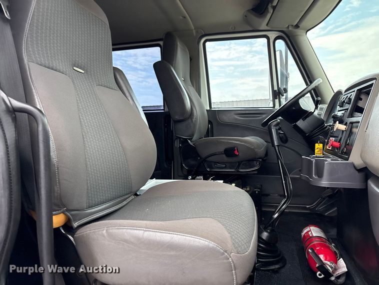 image for item EG9196 2009 International 7500 Crew Cab crane truck