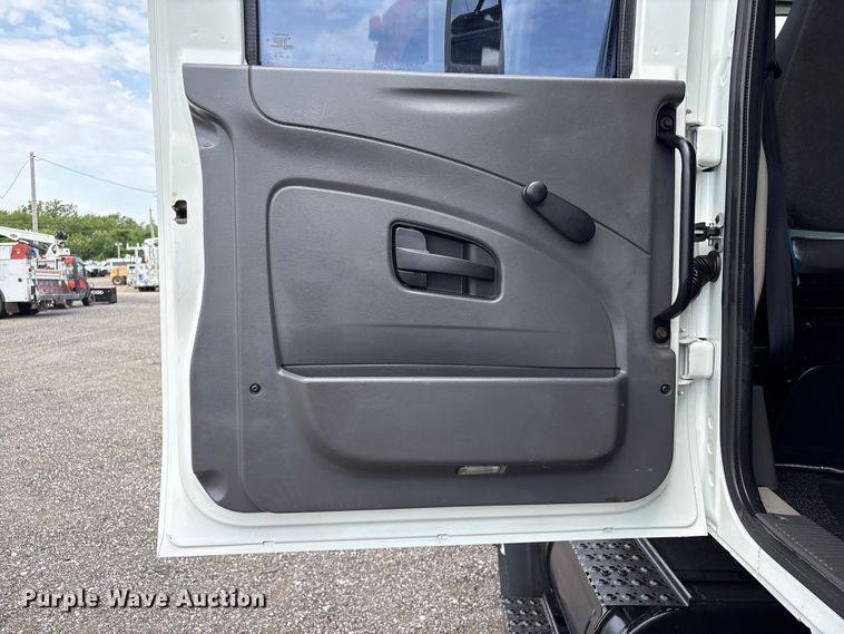 image for item EG9196 2009 International 7500 Crew Cab crane truck