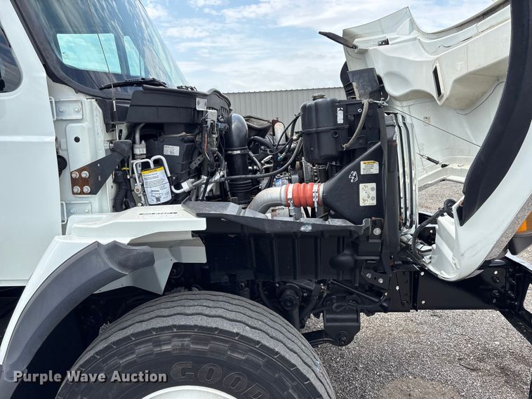 image for item EG9196 2009 International 7500 Crew Cab crane truck