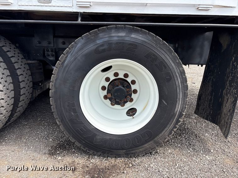 image for item EG9196 2009 International 7500 Crew Cab crane truck