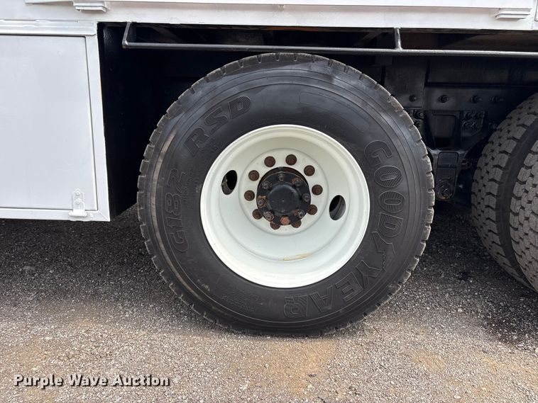 image for item EG9196 2009 International 7500 Crew Cab crane truck