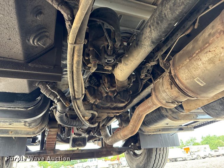 image for item EG9196 2009 International 7500 Crew Cab crane truck