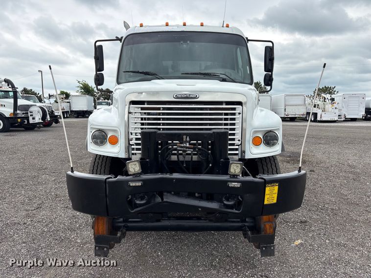 image for item EG9198 2010 Freightliner Business Class M2 Ext. Cab crane truck
