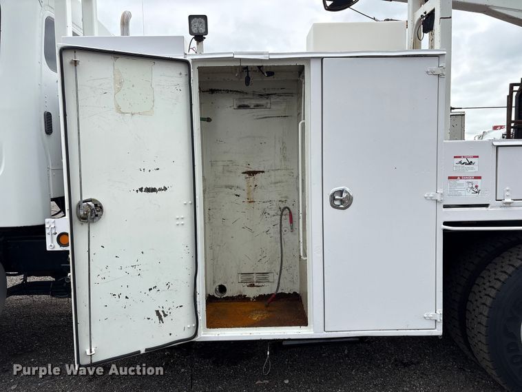 image for item EG9198 2010 Freightliner Business Class M2 Ext. Cab crane truck