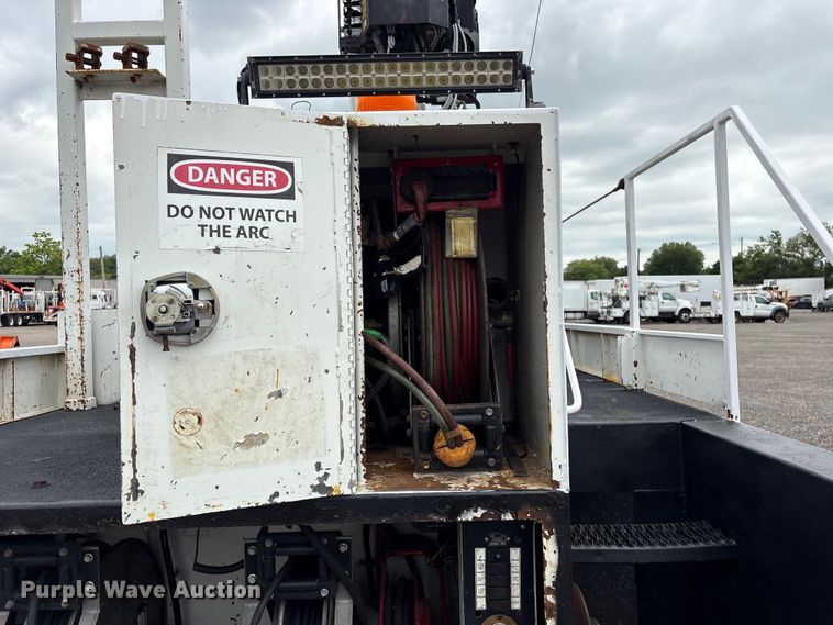image for item EG9198 2010 Freightliner Business Class M2 Ext. Cab crane truck