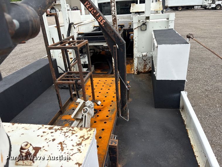 image for item EG9198 2010 Freightliner Business Class M2 Ext. Cab crane truck
