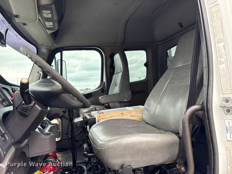 image for item EG9198 2010 Freightliner Business Class M2 Ext. Cab crane truck