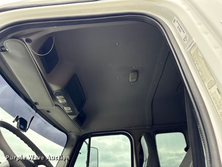 image for item EG9198 2010 Freightliner Business Class M2 Ext. Cab crane truck
