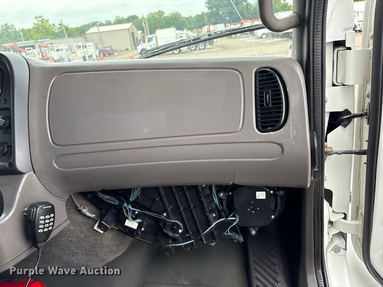 image for item EG9198 2010 Freightliner Business Class M2 Ext. Cab crane truck