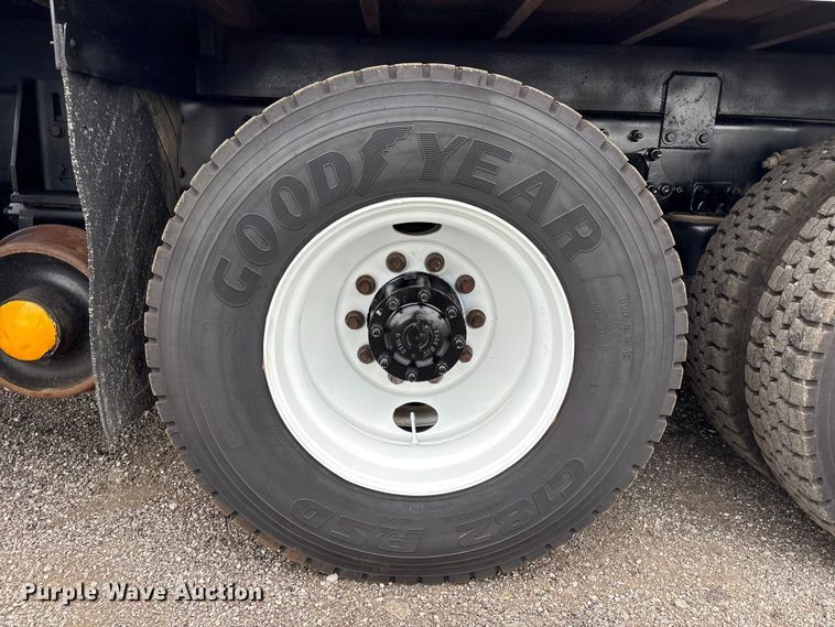 image for item EG9198 2010 Freightliner Business Class M2 Ext. Cab crane truck