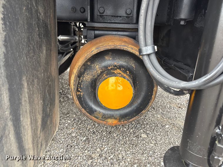 image for item EG9198 2010 Freightliner Business Class M2 Ext. Cab crane truck