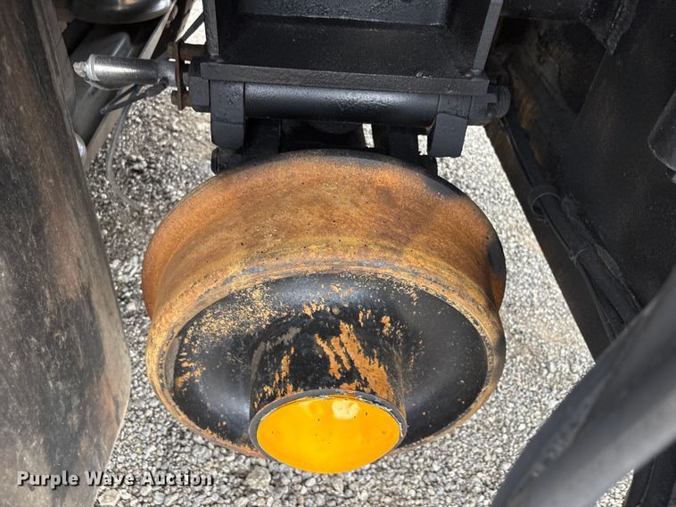 image for item EG9198 2010 Freightliner Business Class M2 Ext. Cab crane truck