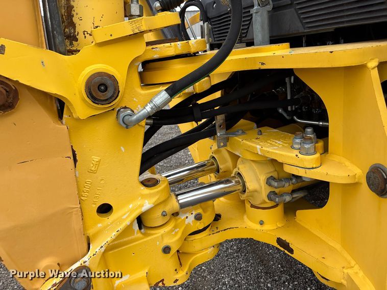 image for item EG9202 2002 New Holland LB75B backhoe