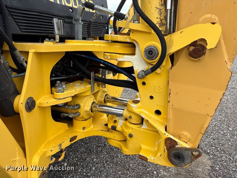 image for item EG9202 2002 New Holland LB75B backhoe
