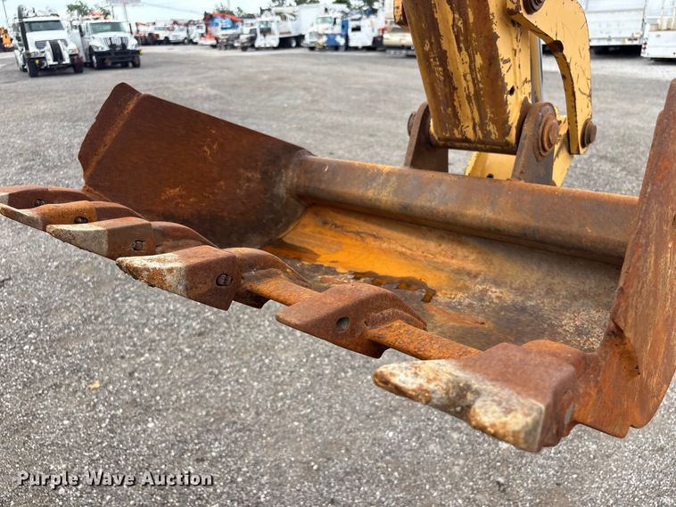 image for item EG9202 2002 New Holland LB75B backhoe