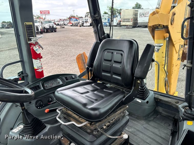 image for item EG9202 2002 New Holland LB75B backhoe