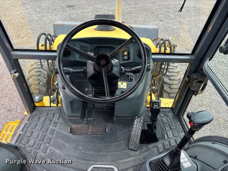 image for item EG9202 2002 New Holland LB75B backhoe