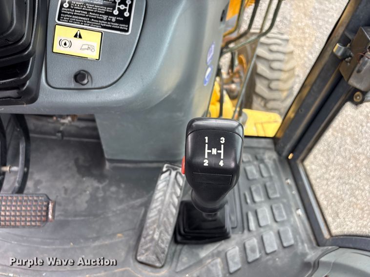 image for item EG9202 2002 New Holland LB75B backhoe