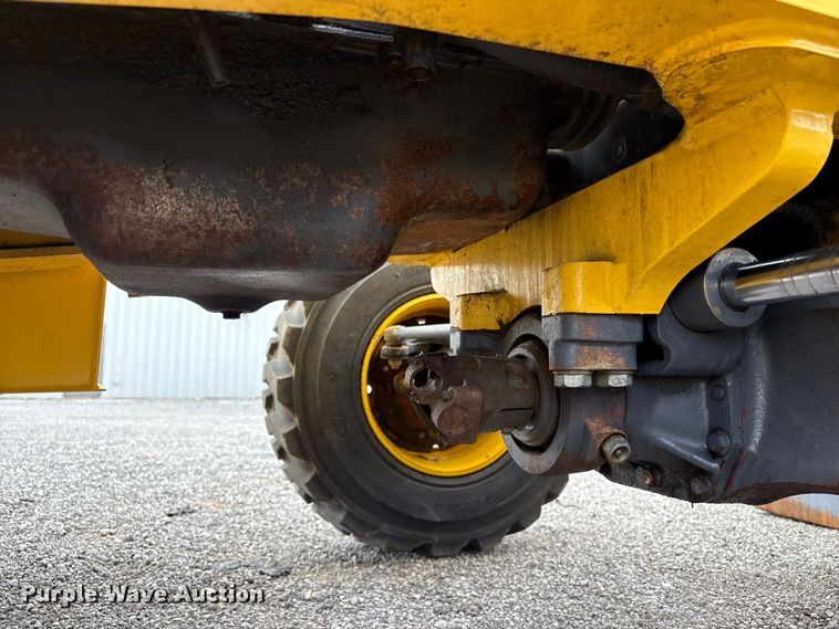 image for item EG9202 2002 New Holland LB75B backhoe